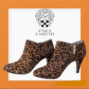 Vince Camuto leopard calf hair heeled booties
Size 7 1/2 side zippers almond toe